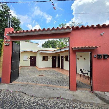 Casa Nazareno Aparthotel Antigua Exterior photo